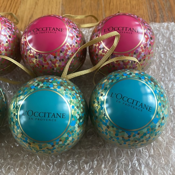 L’Occitane Round Metal Ornaments - Set of 6 - Picture 3 of 8